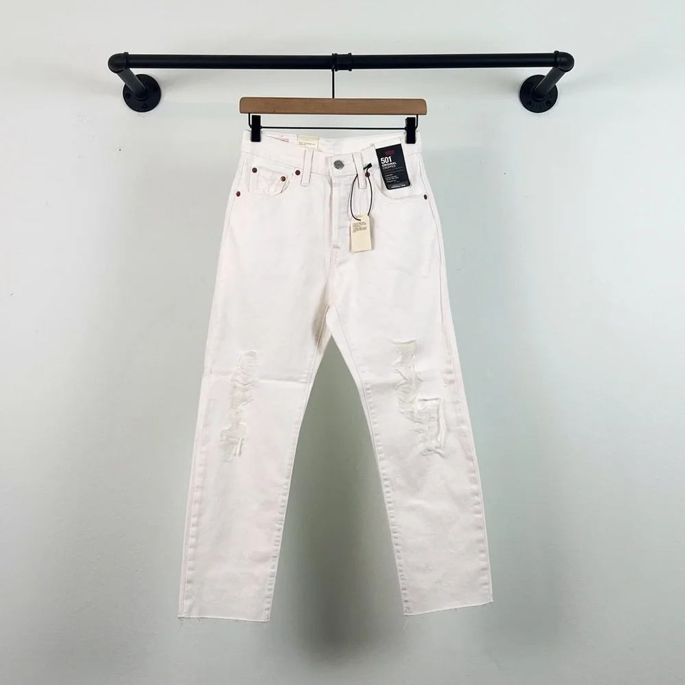NWT Levi’s 501 High Rise Crop Jeans in Everything’s Fine White Distressed